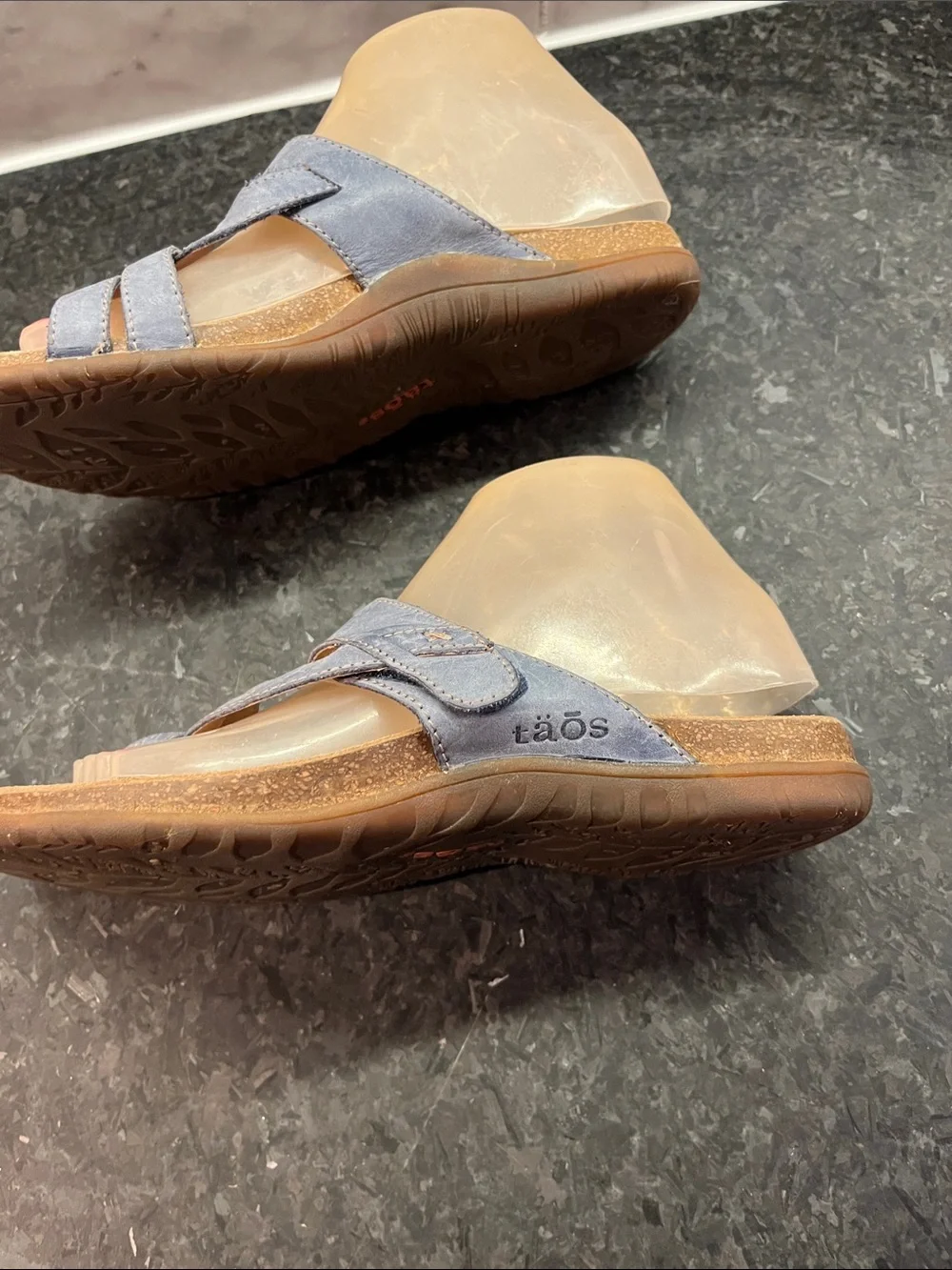 LADIES TAOS SANDALS